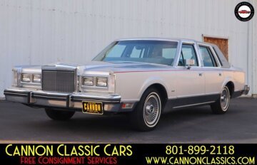 1984 Lincoln Town Car Signature