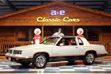 1984 Oldsmobile Cutlass Supreme Hurst/Olds Coupe