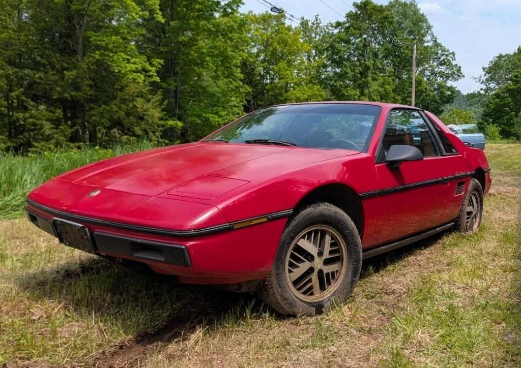 1984 Pontiac Fiero SE