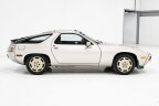 Thumbnail Photo 3 for 1984 Porsche 928
