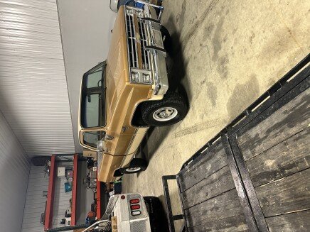 Photo 1 for 1985 Chevrolet C/K Truck 4x4 Regular Cab 2500 for Sale by Owner