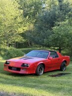 Thumbnail Photo 1 for 1985 Chevrolet Camaro IROC-Z Coupe for Sale by Owner