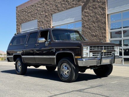 Photo 1 for 1985 Chevrolet Suburban 4WD 2500