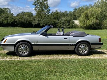 1985 Ford Mustang Convertible