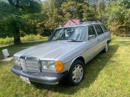 Photo 1 for 1985 Mercedes-Benz 300TD