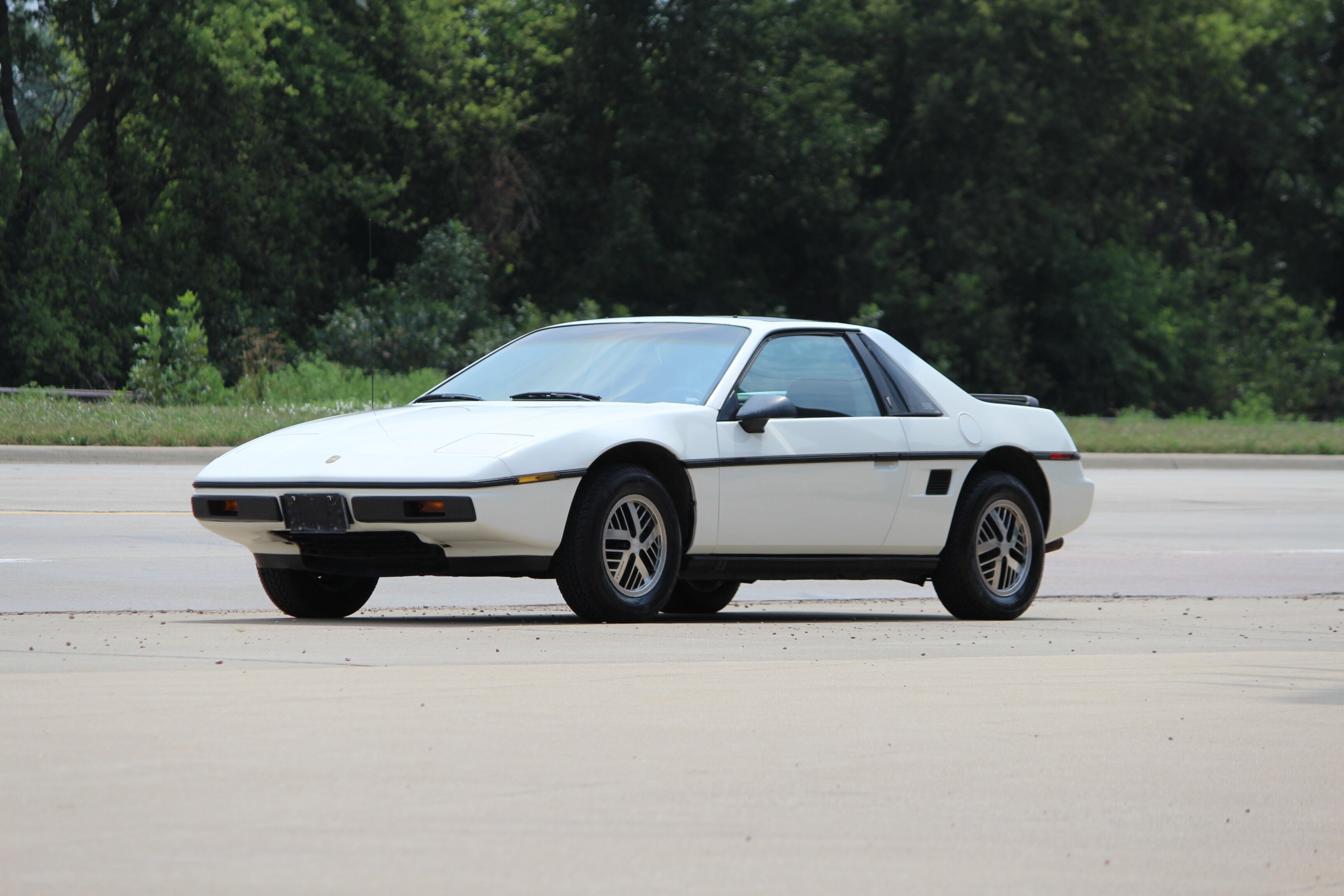1985 Pontiac Fiero SE