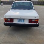 Thumbnail Photo 5 for 1985 Volvo 240 GL Sedan for Sale by Owner