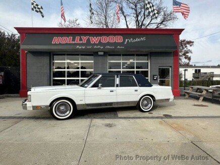 Photo 1 for 1986 Lincoln Town Car