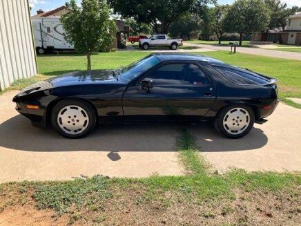 Photo 1 for 1986 Porsche 928