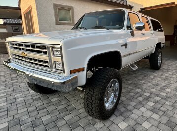 1987 Chevrolet Suburban 4WD 2500