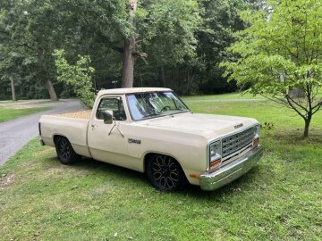 1987 Dodge D/W Truck 2WD Club Cab D-150