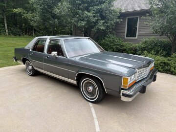 1987 Ford Crown Victoria Sedan