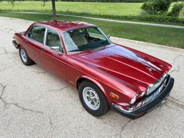 1987 Jaguar XJ Vanden Plas