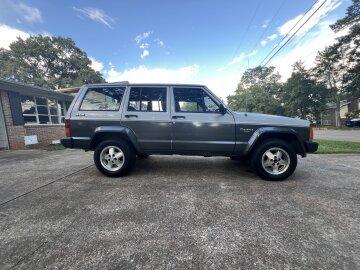 1987 Jeep Cherokee 4WD Pioneer 4-Door