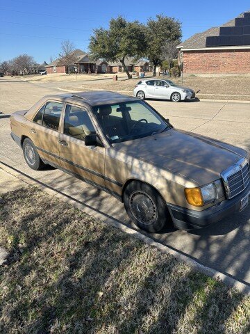 1987 Mercedes-Benz 300E 3
