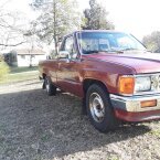 Thumbnail Photo 1 for 1987 Toyota Pickup 2WD Regular Cab Long Bed for Sale by Owner
