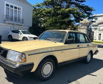 Photo 1 for 1987 Volvo 240