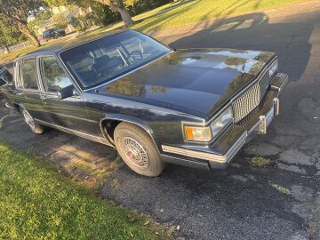 1988 Cadillac Fleetwood D'Elegance Sedan