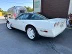 Thumbnail Photo 5 for 1988 Chevrolet Corvette