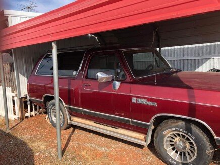 Photo 1 for 1988 Dodge Ramcharger 2WD for Sale by Owner
