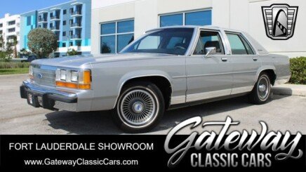 Photo 1 for 1988 Ford Crown Victoria LX Sedan