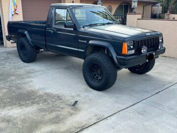 1988 Jeep Comanche 4x4 Pioneer Long Bed