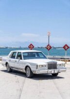 Thumbnail Photo 1 for 1988 Lincoln Town Car