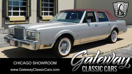 Photo 1 for 1988 Lincoln Town Car Signature