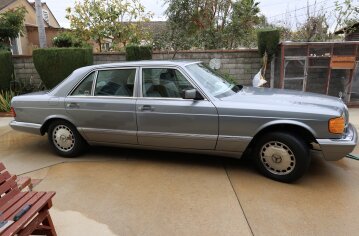 1988 Mercedes-Benz 560SEL