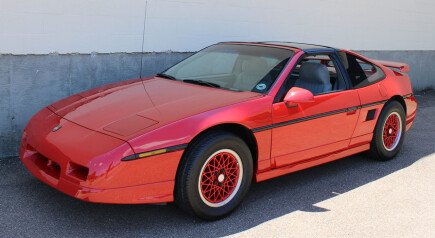 Photo 1 for 1988 Pontiac Fiero