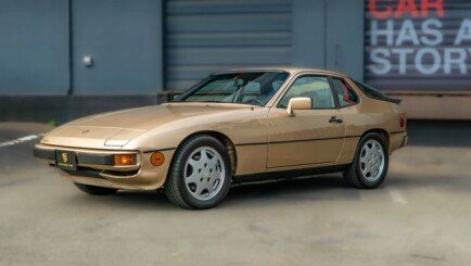 Photo 1 for 1988 Porsche 924