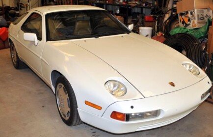 Photo 1 for 1988 Porsche 928