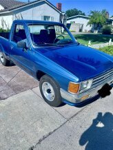 1988 Toyota Pickup 2WD Regular Cab