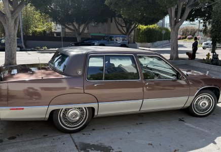 Photo 1 for 1989 Cadillac Fleetwood for Sale by Owner