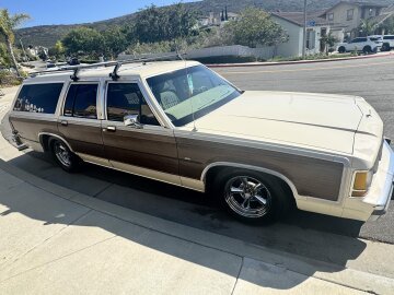 1989 Ford Crown Victoria Country Squire Wagon