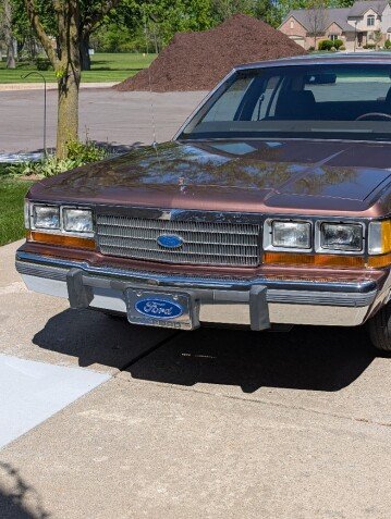 1989 Ford Crown Victoria LX Sedan