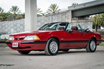 1989 Ford Mustang LX Convertible