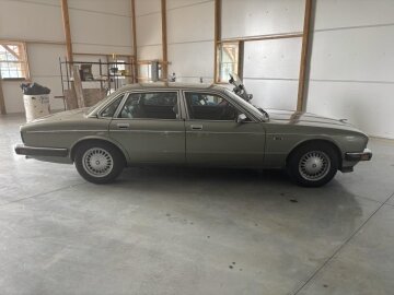 1989 Jaguar XJ Vanden Plas