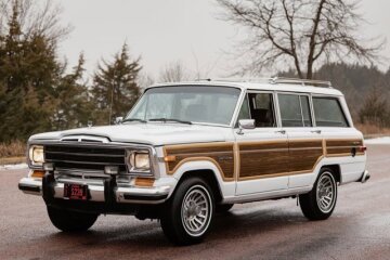 1989 Jeep Grand Wagoneer