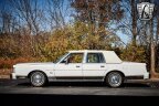 Thumbnail Photo 3 for 1989 Lincoln Town Car