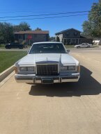 Thumbnail Photo 3 for 1989 Lincoln Town Car for Sale by Owner