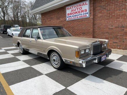 Photo 1 for 1989 Lincoln Town Car