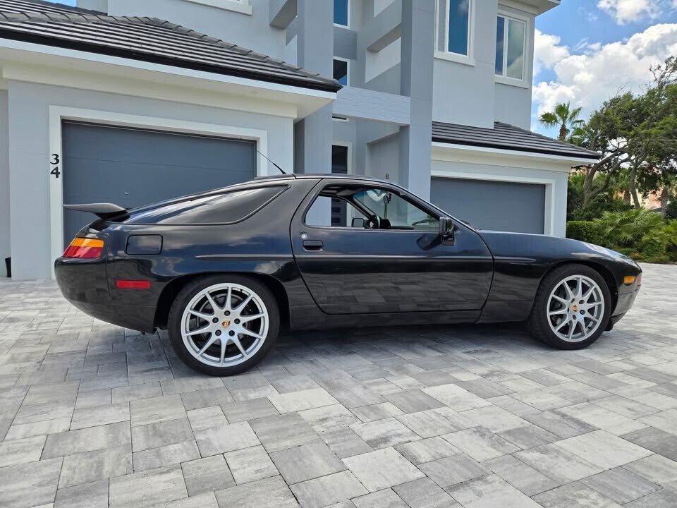 1989 Porsche 928 S4