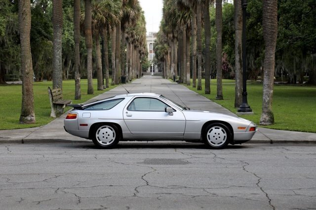1989 Porsche 928 S4