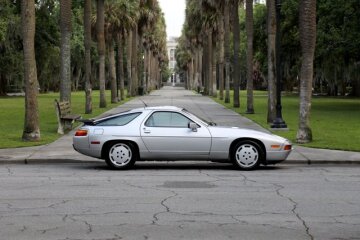1989 Porsche 928 S4