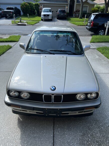 Photo 1 for 1990 BMW 325i Sedan for Sale by Owner