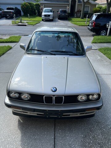 1990 BMW 325i Sedan