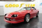 Thumbnail Photo 2 for 1990 Chevrolet Camaro IROC-Z Coupe