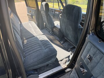 1990 Chevrolet Suburban 2WD