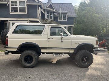 1990 Ford Bronco 2-Door